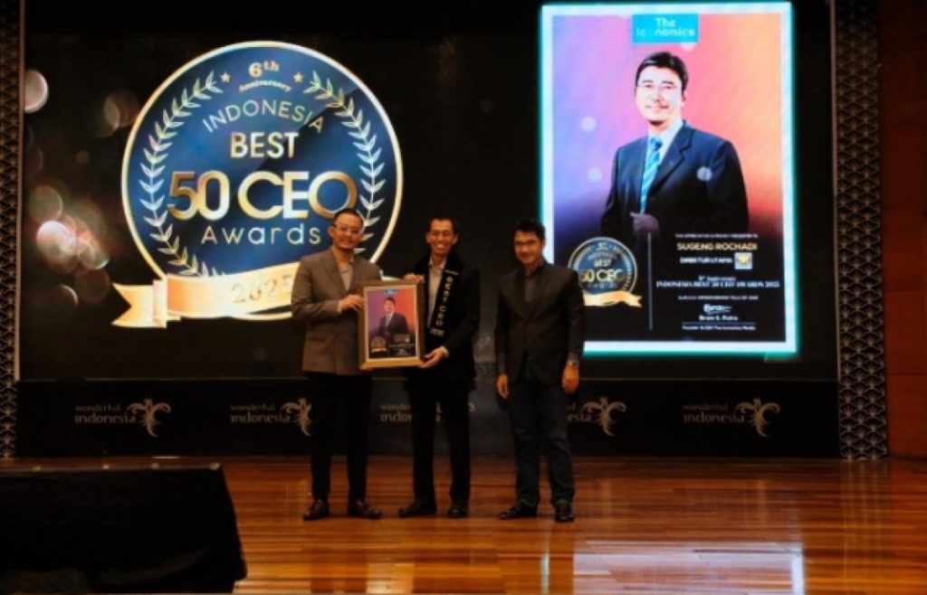 Bos Brantas Abipraya Raih Penghargaan CEO Terbaik!