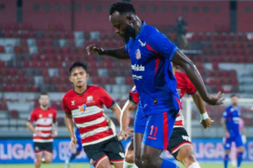 Arema FC Tersungkur!  Kekalahan Pahit di Kandang Sendiri