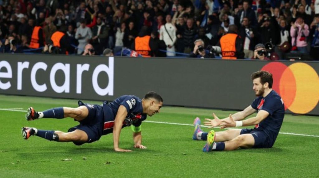 PSG Comeback Gila!  Kalahkan Aston Villa 3-1