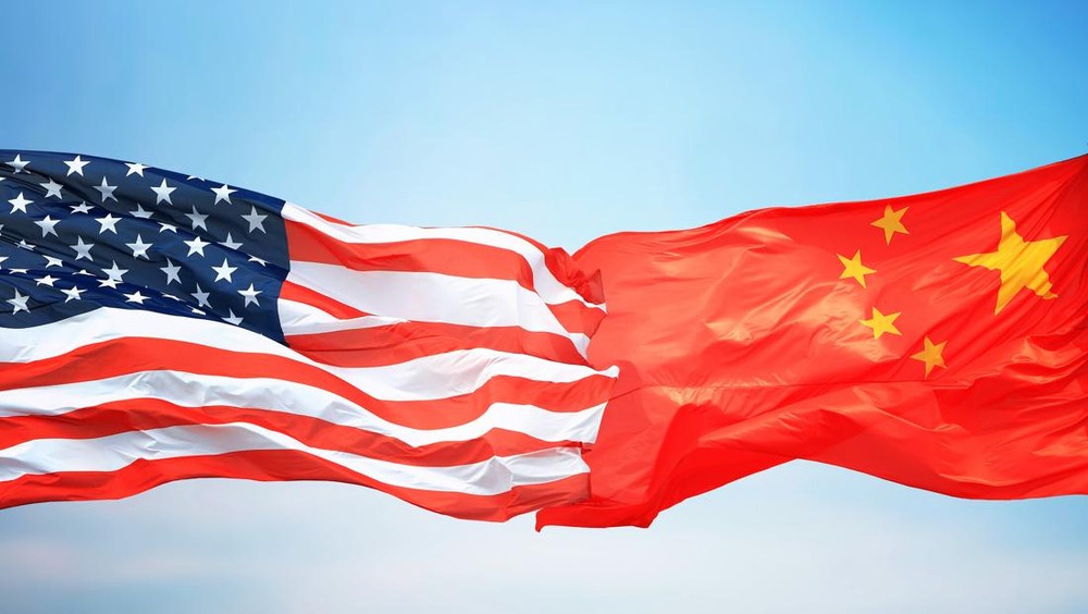 Perang Dagang AS-China: Tarif Tembus 145%!