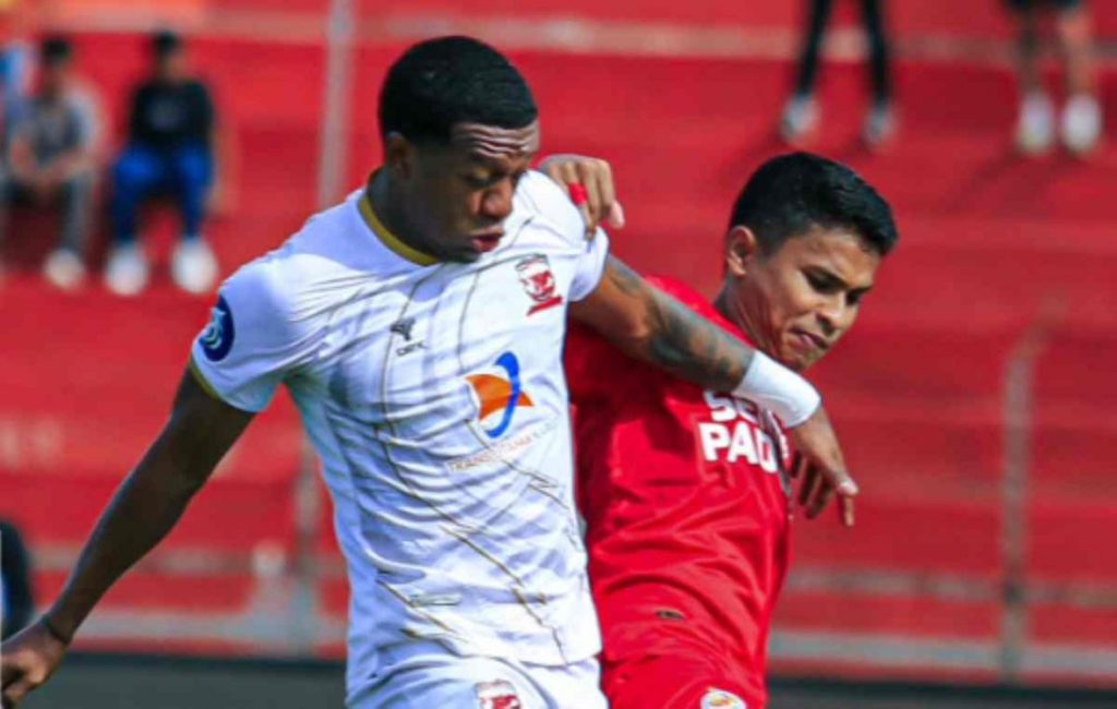 Dramatis! Semen Padang Taklukkan Madura United di Menit Akhir!