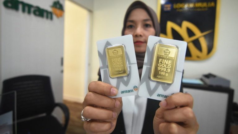 Harga Emas Antam Anjlok! Cek Harganya Sekarang!