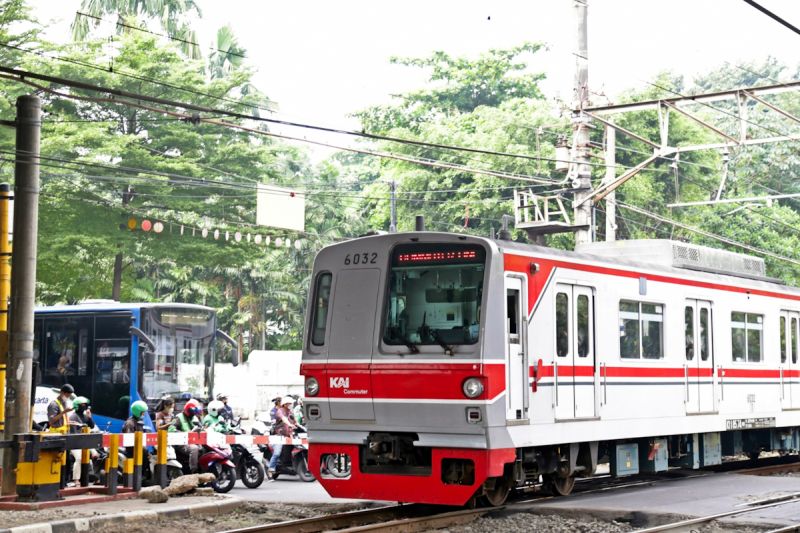  Maut di Lintasan KRL! KAI: Pengguna Jalan Wajib Taat!