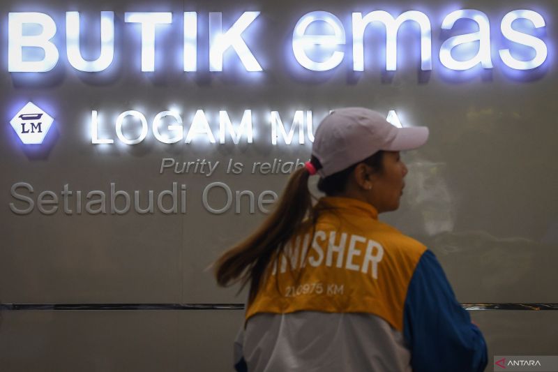 Emas Antam Anjlok Lagi! Investasi atau Jual Sekarang?