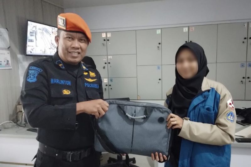 Dompet Nyasar di Kereta? KAI Siap Bantu!