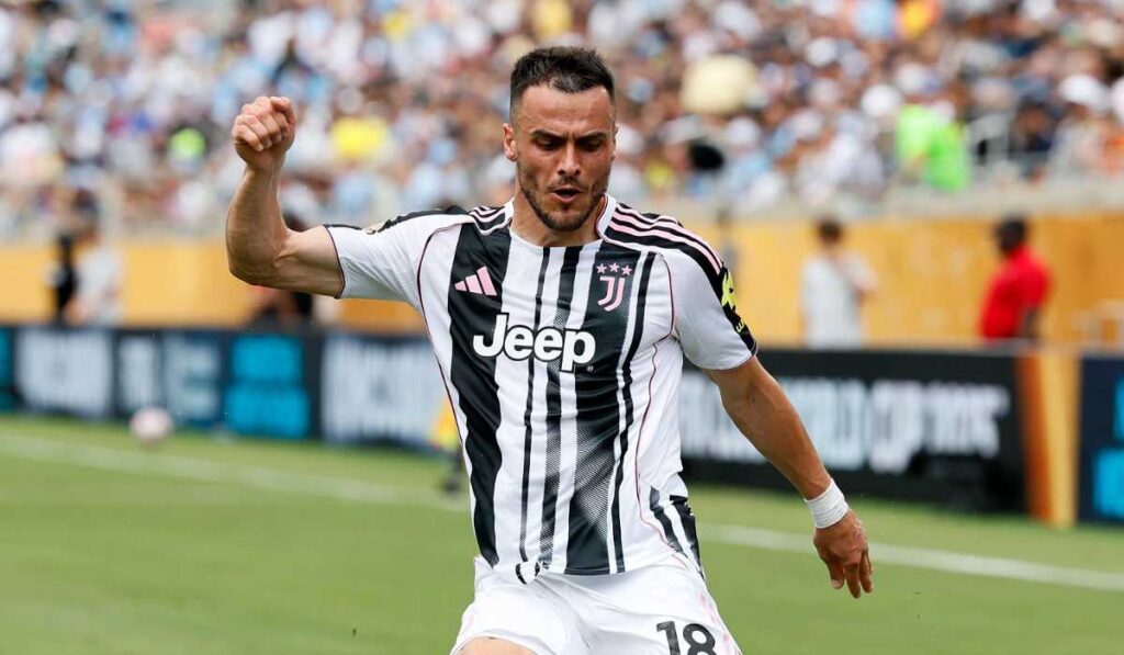 Kostic Hengkang? Tiga Raksasa Serie A Saling Sikut!