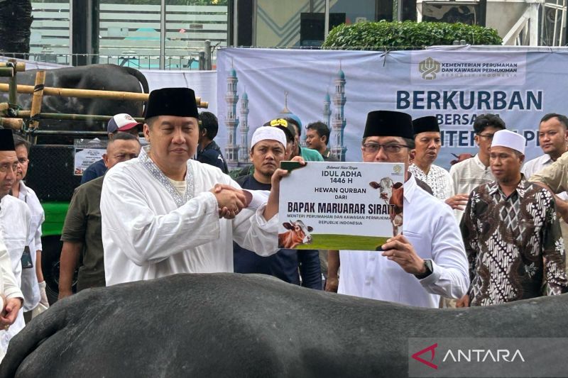  Kurban Sapi dari Menteri, Warga Rusun Auto Sumringah!