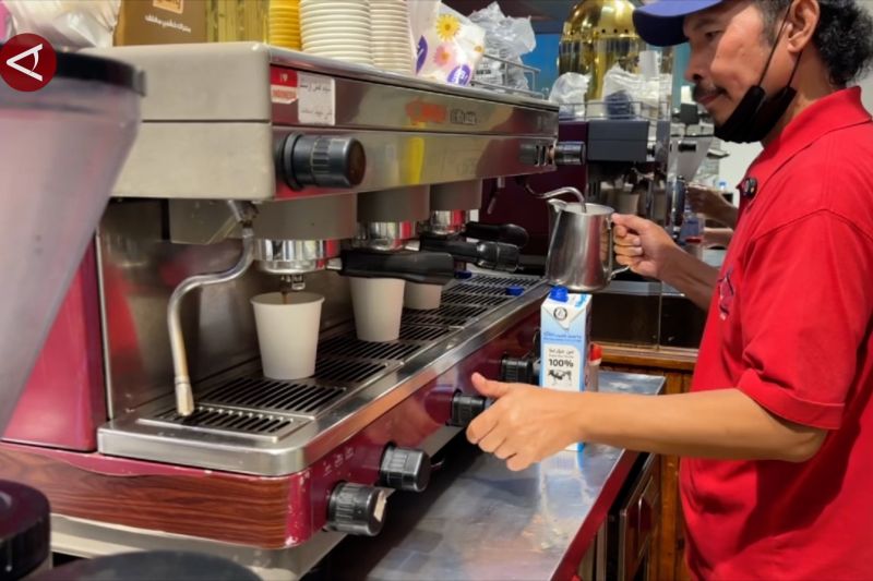 Sedang di Jeddah? Wajib Coba Kopi Racikan Barista Indonesia Ini!