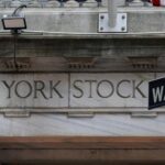 Wall Street Beragam! Ada Apa dengan Negosiasi AS-China?