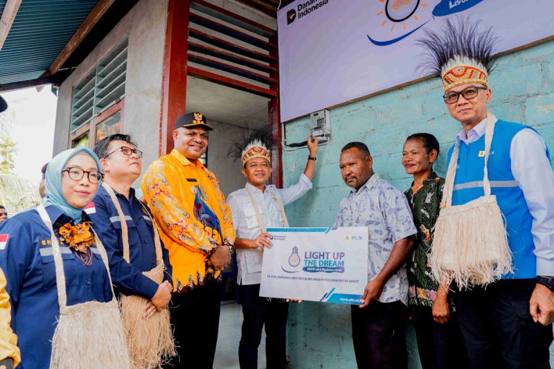  Papua Terang! Menteri Bahlil Percepat Listrik Pedalaman