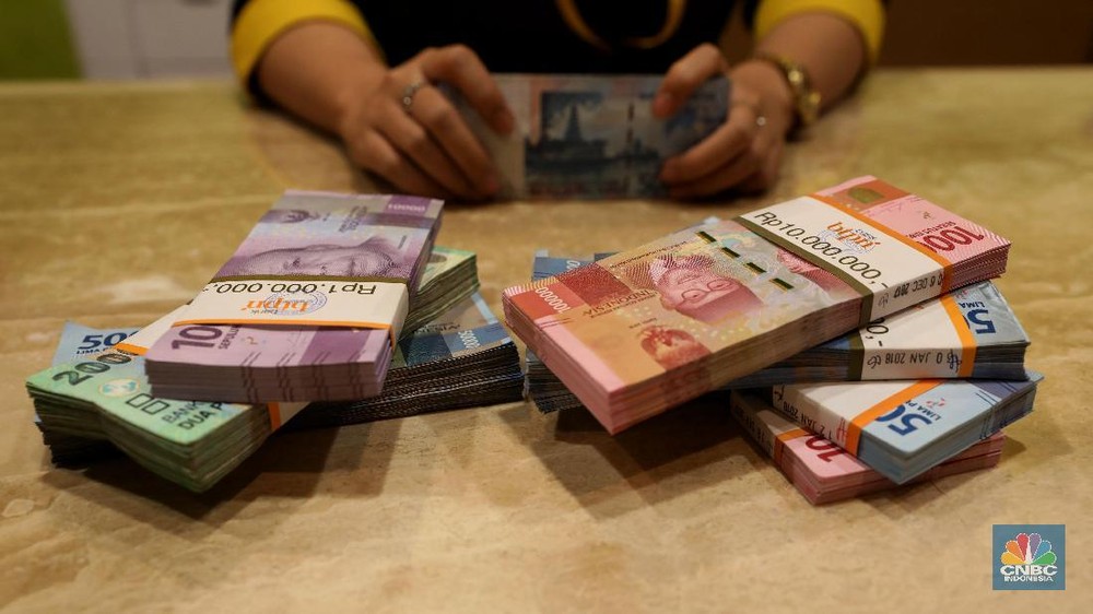 Jangan Simpan Uang di Bank! Ini Alasannya