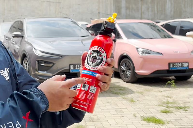 Mobil Listrik Aman: Tips Jitu Cegah Kebakaran!
