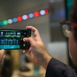 IHSG Terkoreksi di Awal Pekan, Ada Apa?