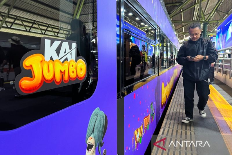Si Jumbo Hiasi Kereta! Liburan Makin Seru?
