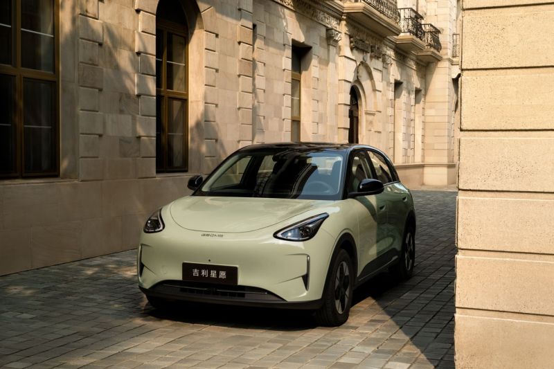 Geely Xingyuan Kuasai Pasar Mobil China!