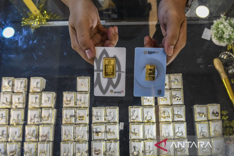  Harga Emas Terbang Tinggi! Saatnya Investasi?