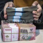  Rupiah Terkapar! Trump Bikin Dolar AS Menggila?