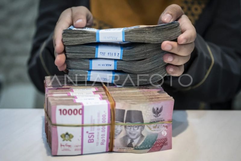  Rupiah Terkapar! Trump Bikin Dolar AS Menggila?