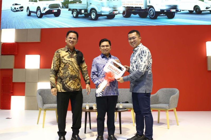 Isuzu ELF Jadi Andalan Baru Transjakarta, Ini Alasannya!