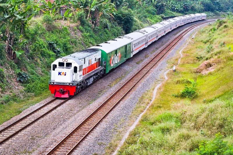 KA Anjlok, Jadwal Kereta Api di Daop 7 Berantakan!
