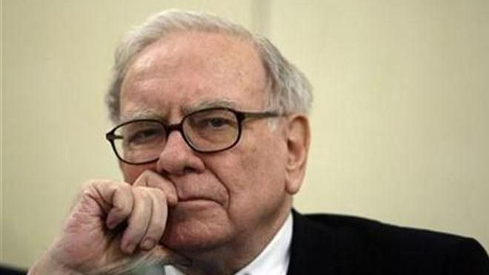 Warren Buffett Lepas Apple, Pilih Saham Ini!
