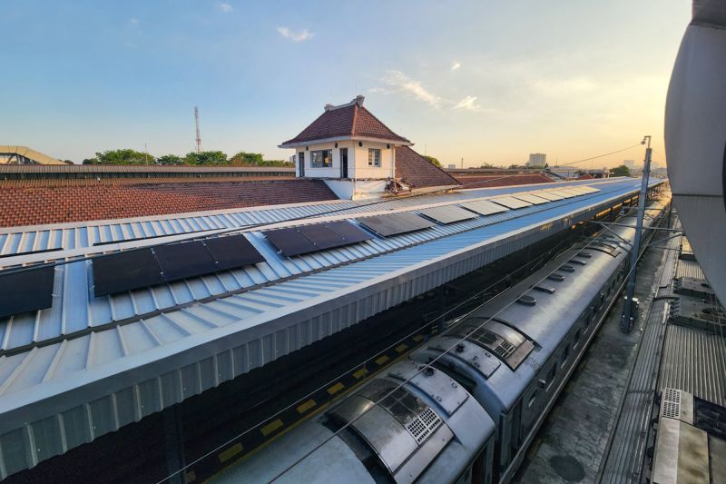 KAI Pangkas Biaya, Go Green dengan Energi Surya!