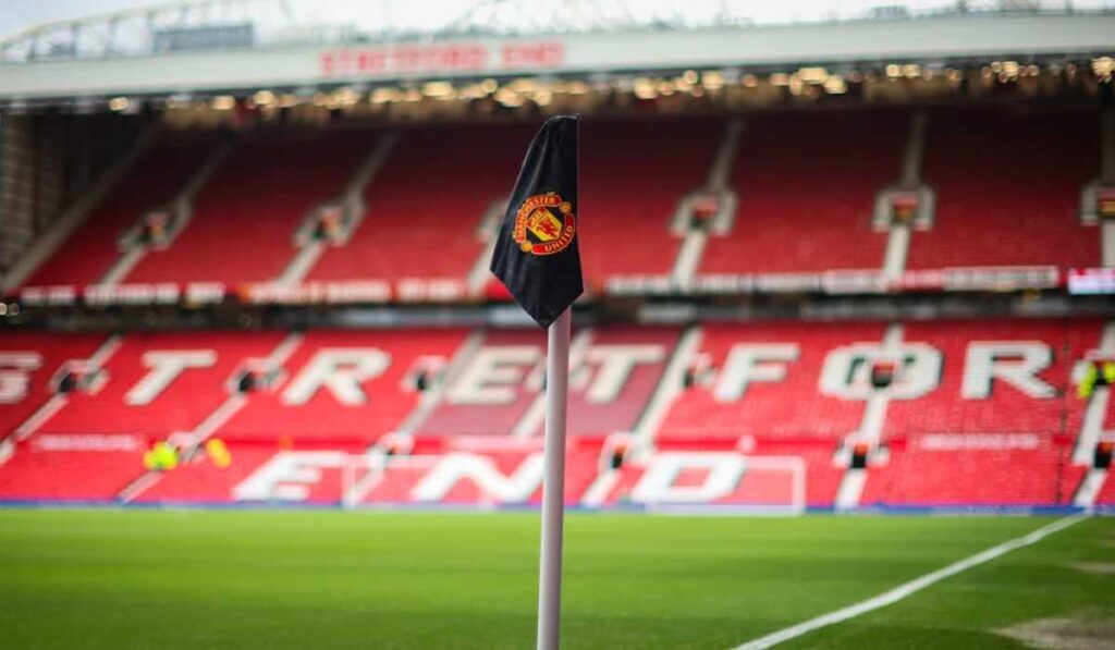 MU Bajak Direktur Akademi Brentford!