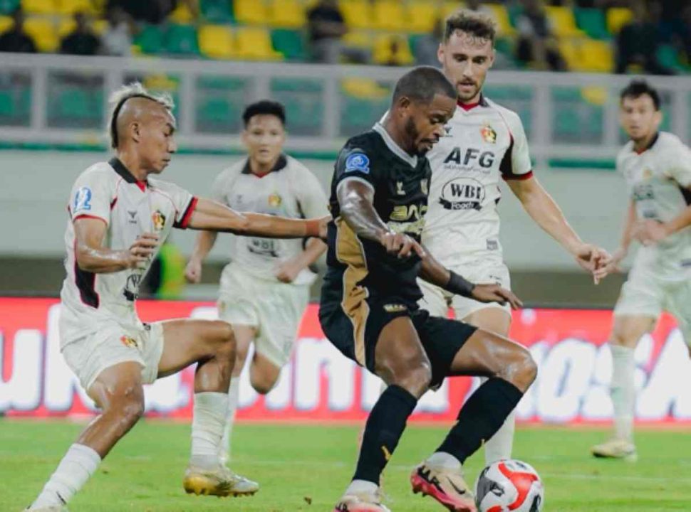 Dewa United Hancurkan Persik! Comeback Manis di Kandang