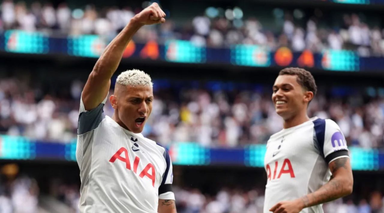 Spurs Menggila! Richarlison Ukir Gol Salto Kelas Dunia!