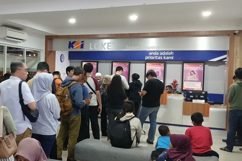  KA Semarang-Jakarta Batal! Ada Apa Gerangan?
