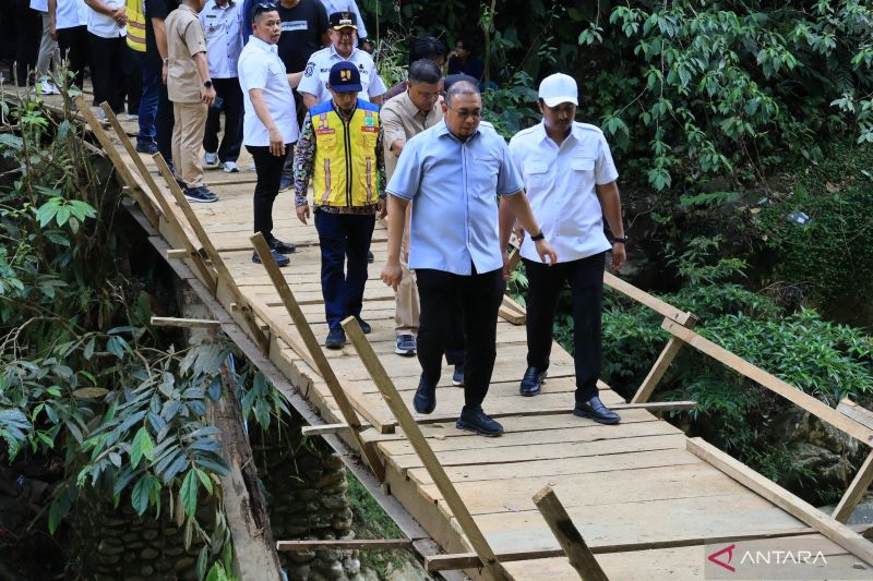  Viral! Aksi Bidan Nekat Berbuah Manis: Jembatan Segera Dibangun!
