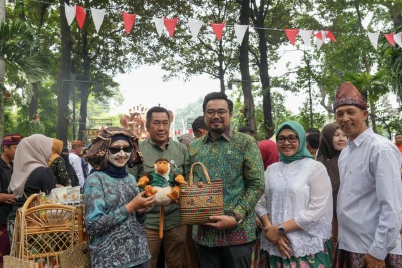  Hutan Lestari, Ekonomi Bersemi: Inovasi dari Wamenhut!