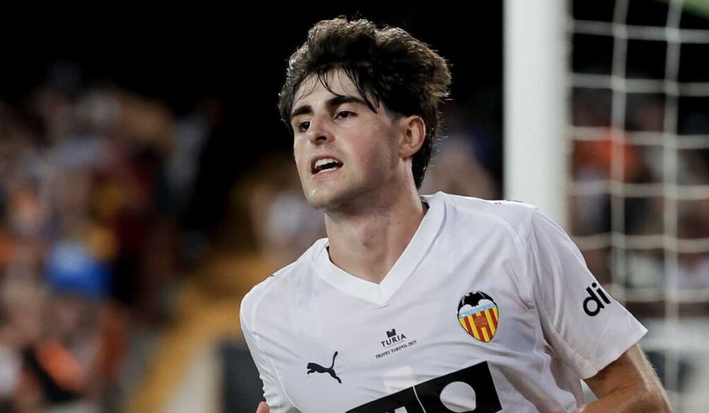 MU Gigit Jari! Klausul Gila Gelandang Valencia Mencuat