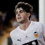MU Gigit Jari! Klausul Gila Gelandang Valencia Mencuat