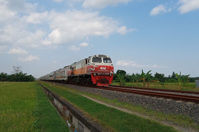  HUT RI Ke-80: KAI Tambah Jadwal Kereta!