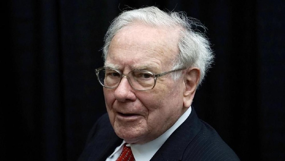 Warren Buffett Gigit Jari! Laba Anjlok Gara-Gara...?