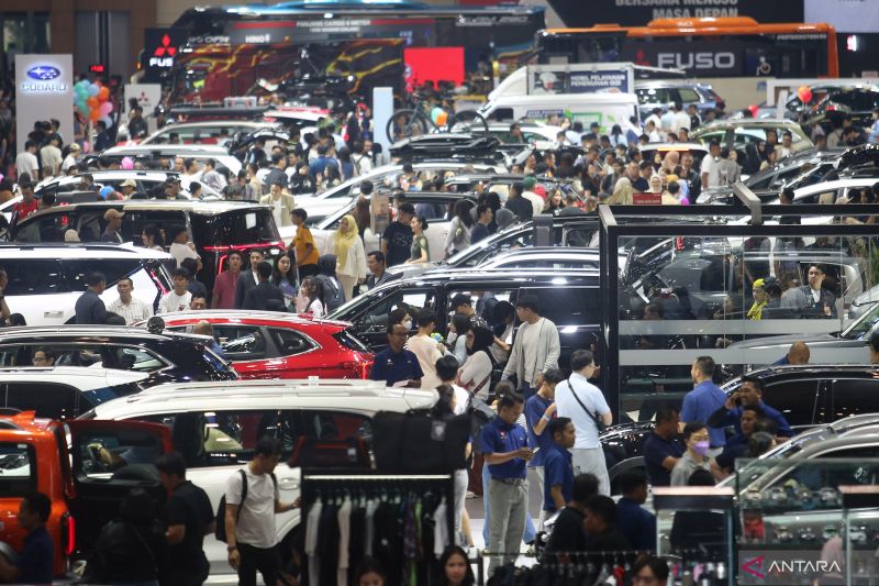 GIIAS 2025 Ramai Pengunjung, Transaksi Justru Loyo!