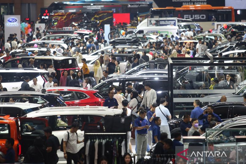 GIIAS 2025: Pengunjung Membludak, Transaksi Lesu?