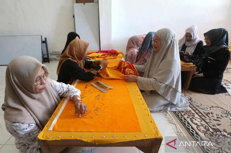  Harga Emas Hari Ini: Naik Tipis atau Justru Turun?