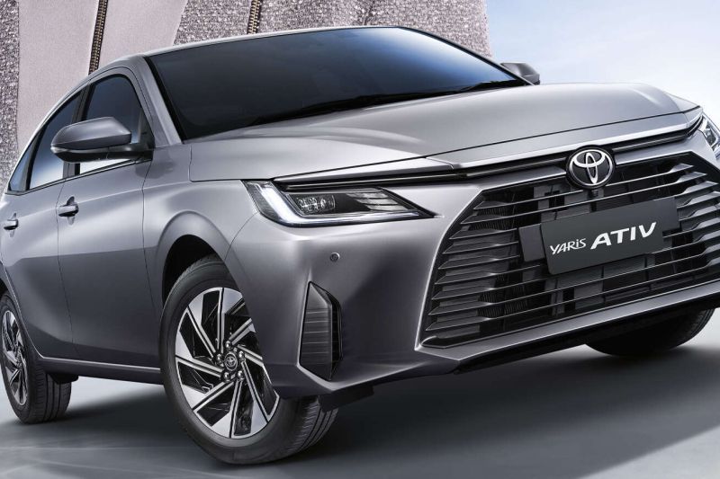 Yaris Ativ Hybrid Meluncur! Irit BBM, Harga Bikin Penasaran?