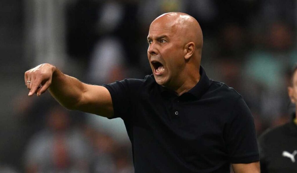 Ekonesia -  Liverpool dihadapkan pada teka-teki formasi jelang lawatan ke markas Burnley. Setelah kemenangan dramatis kontra Newcastle, Jurgen Klopp, eh maaf, Arne Slot, dipusingkan dengan pilihan pemain yang melimpah.