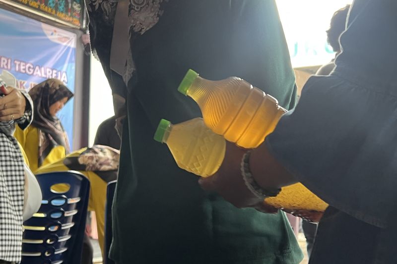 Ekonesia -  Limbah gorengan jadi pundi-pundi rupiah? Inovasi di Cilacap mengubah minyak jelantah menjadi berkah tak terduga bagi warga.