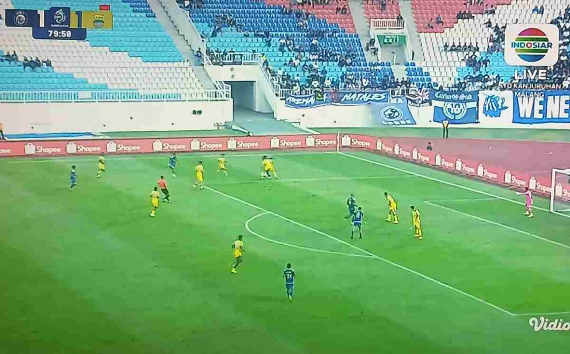 Drama 10 Pemain Persib Bungkam Arema! 1 Drama 10 Pemain Persib Bungkam Arema!