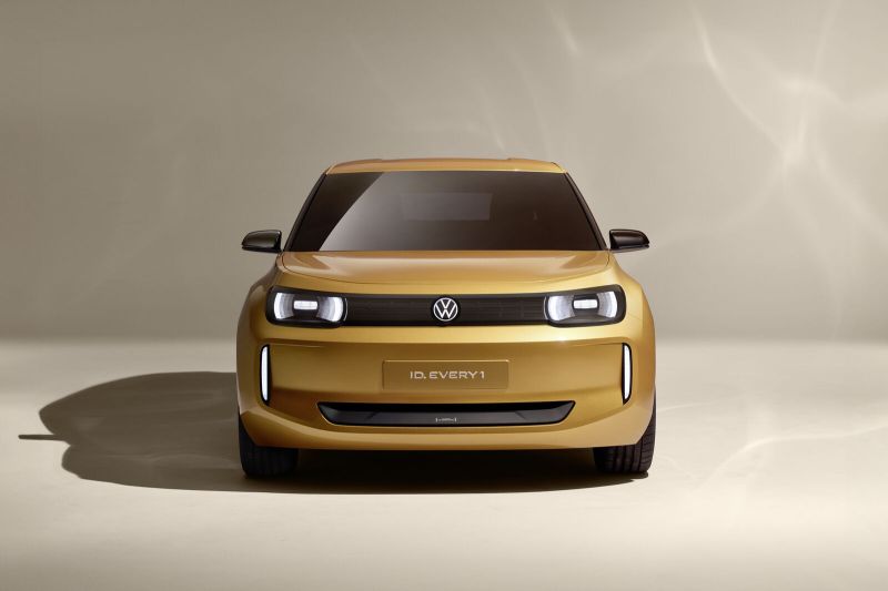 VW Gebrak IAA 2025 Mobil Listrik Murah Meriah