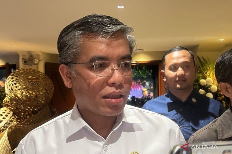 UMP Naik? PLN Padam? Ada Apa dengan Ekonomi Kita? 1 UMP Naik? PLN Padam? Ada Apa dengan Ekonomi Kita?