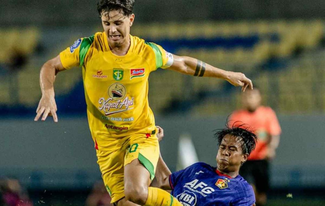 Derbi Jatim Sengit! Macan Putih Gigit Jari 1 Derbi Jatim Sengit! Macan Putih Gigit Jari