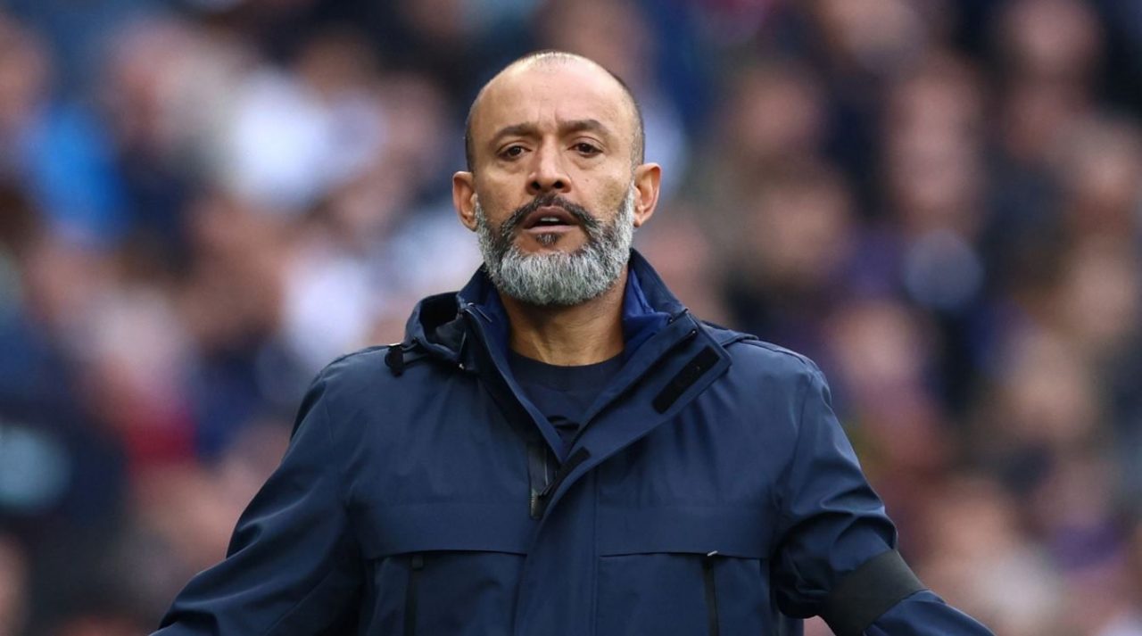 Ekonesia - West Ham United berburu striker baru di bursa transfer Januari ini. Pelatih Nuno Espirito Santo mewanti-wanti agar klub tidak mengulangi kesalahan dalam pembelian pemain mahal yang gagal bersinar. 1 Ekonesia - West Ham United berburu striker baru di bursa transfer Januari ini. Pelatih Nuno Espirito Santo mewanti-wanti agar klub tidak mengulangi kesalahan dalam pembelian pemain mahal yang gagal bersinar.