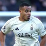 bintang muda ini ancam posisi bek mu senior