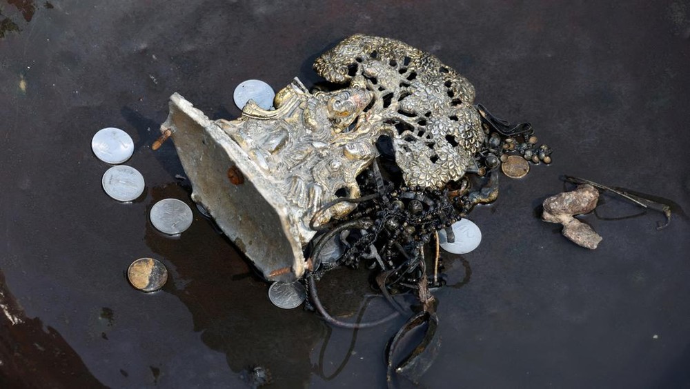 Beranda 37 banten simpan harta karun emas triliunan