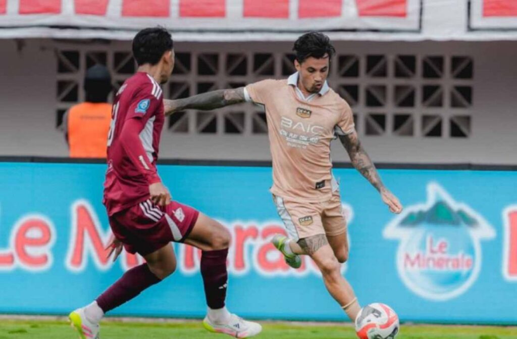 Beranda 35 dewa united bikin psm merana di kandang sendiri